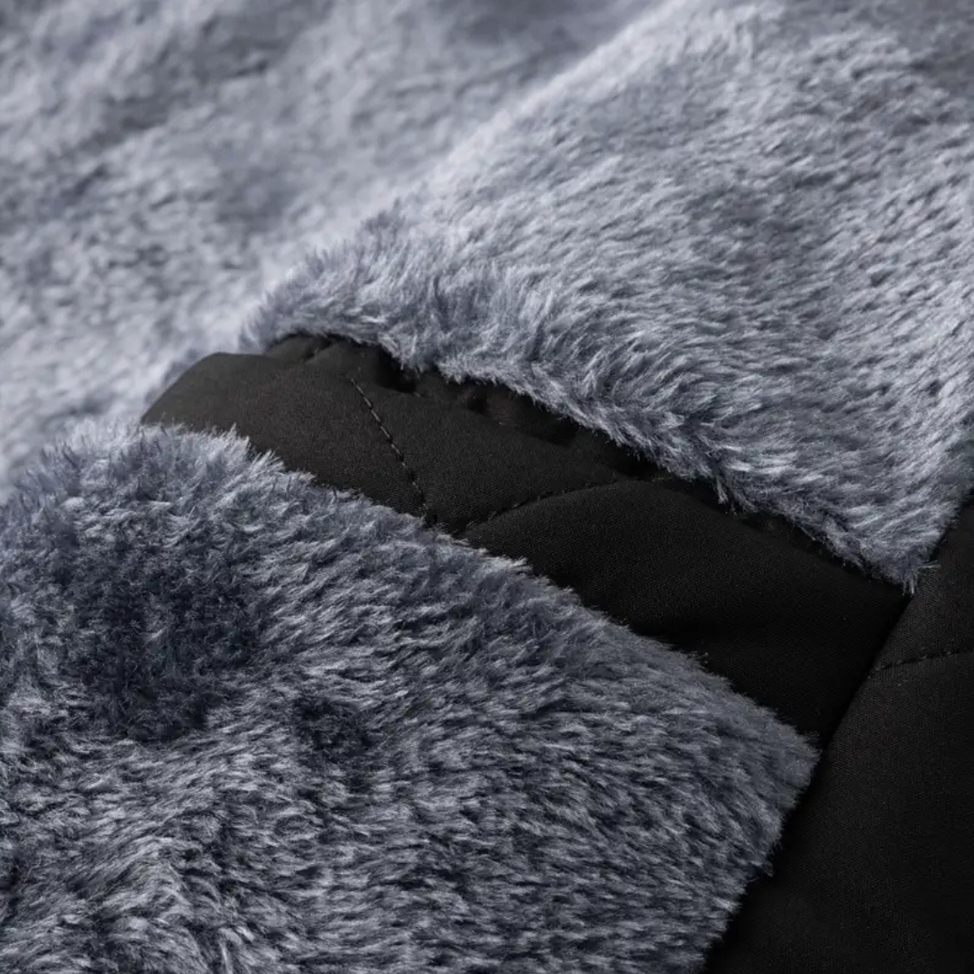 Close-up of the plush fleece lining against the quilted shell — Aveloire