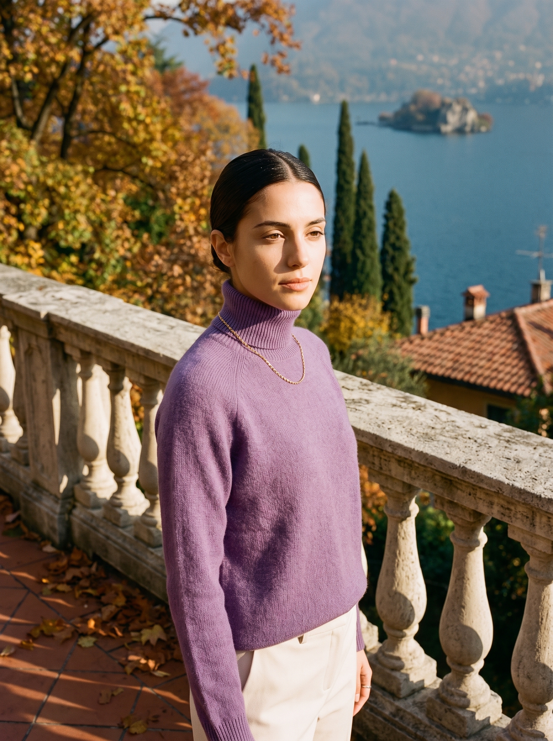 Woman wearing a purple women's turtleneck sweater by Lake Como - Aveloire