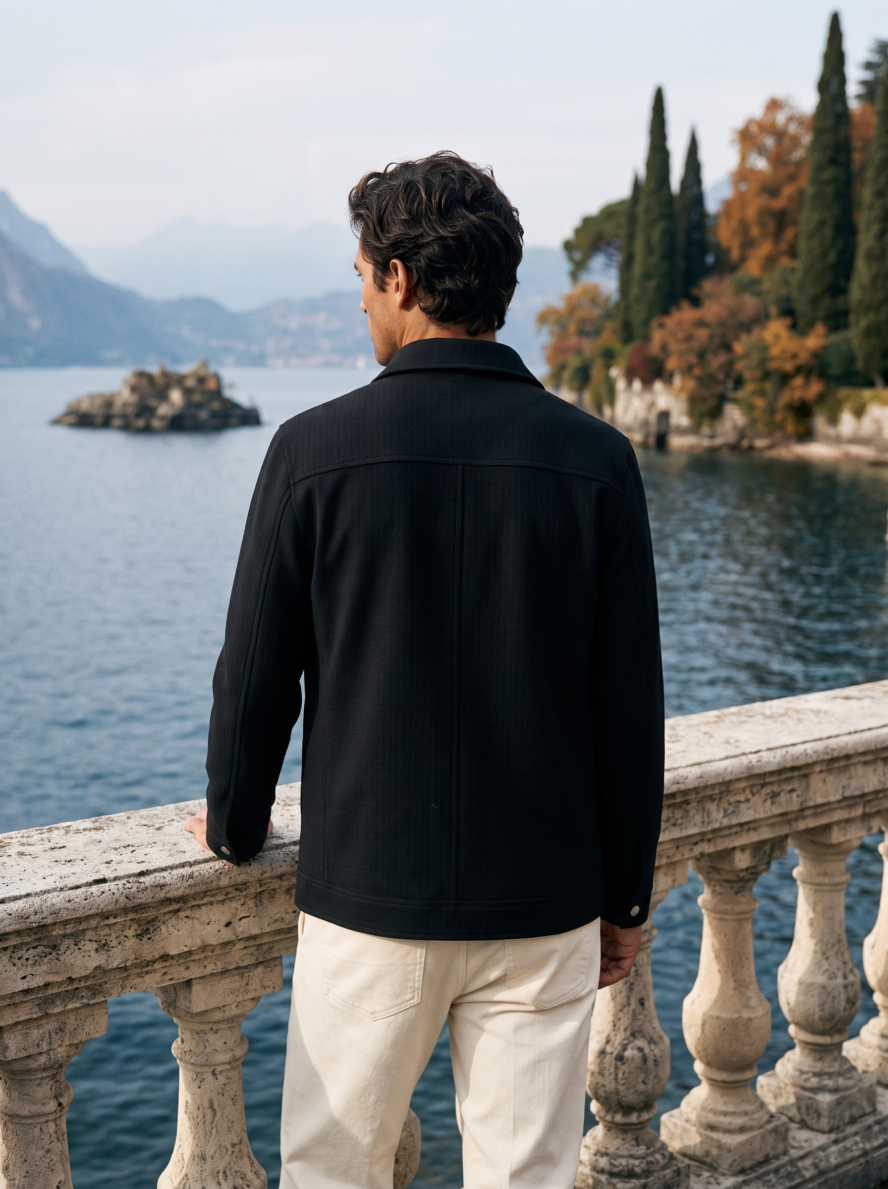 Black shirt jacket for men, back view — Aveloire